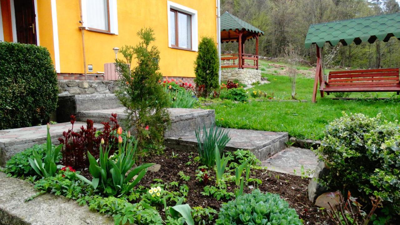 Guest House Karpaty Яремче Екстериор снимка